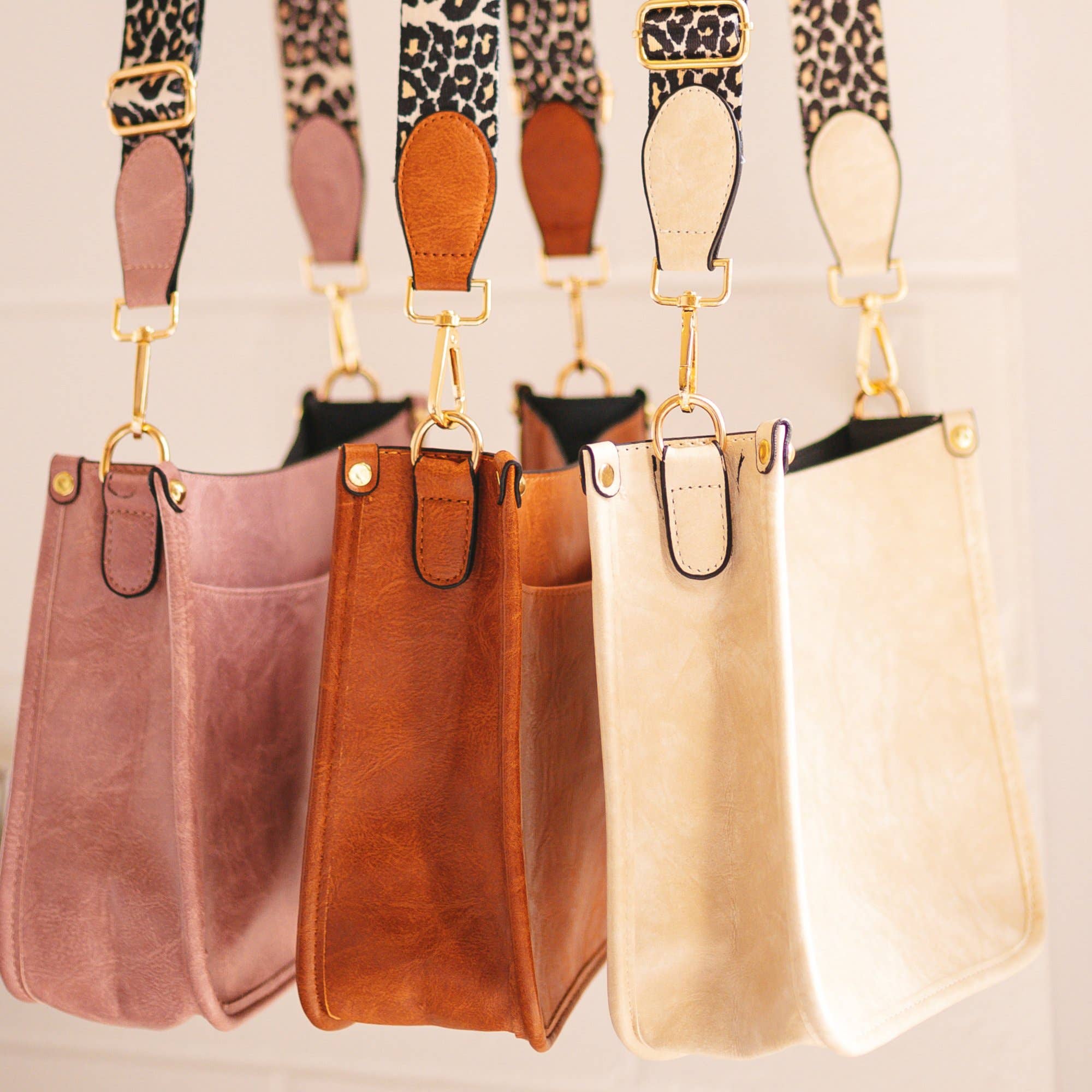 Caitlyn Faux Leather Crossbody Bag: Grey