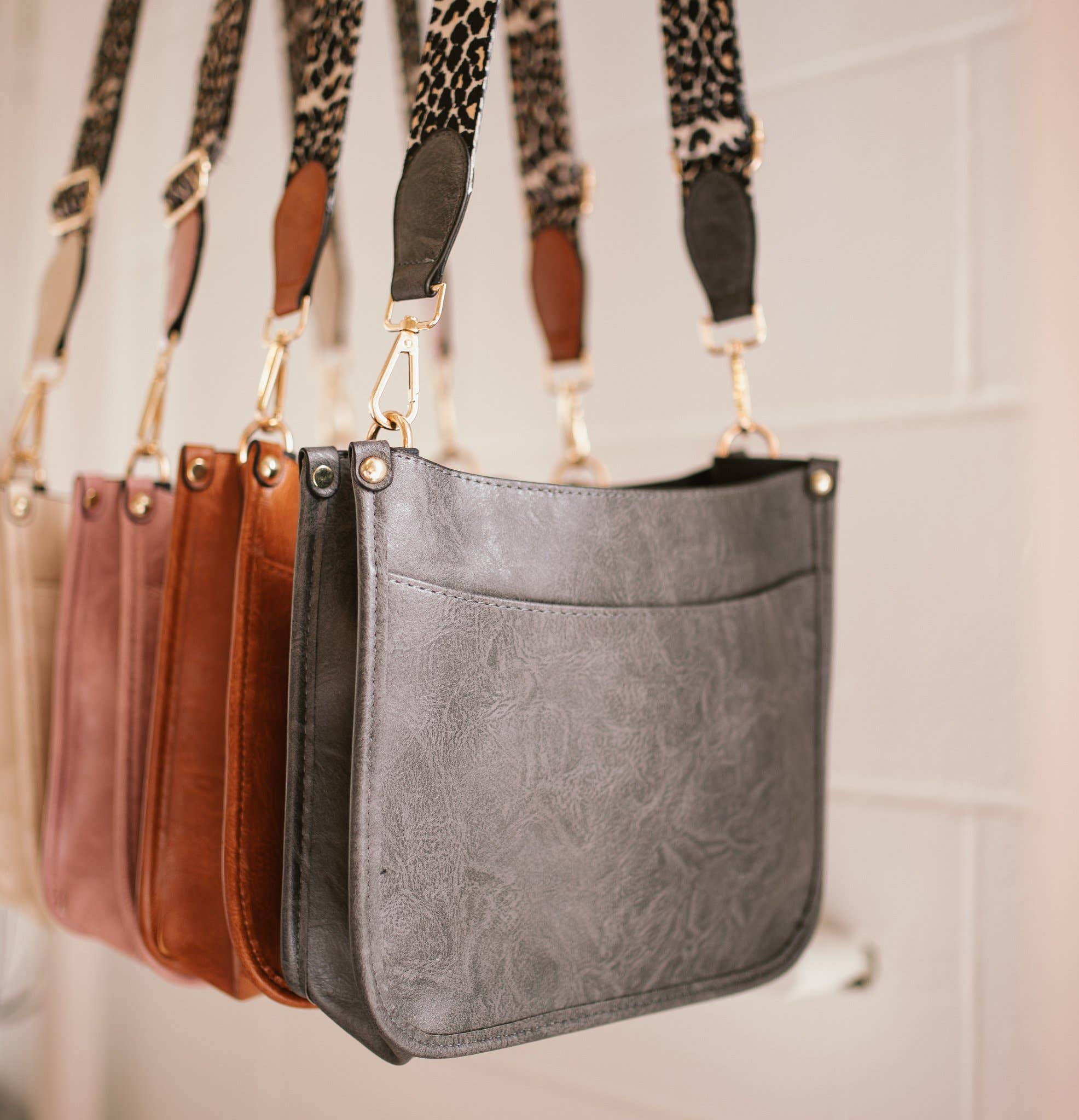 Caitlyn Faux Leather Crossbody Bag: Grey